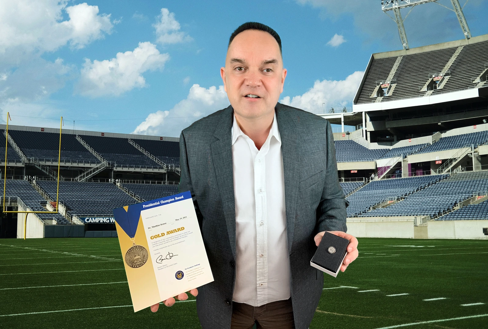 Prof. Dr. Mathias Kunze was awarded the Presidential Champion Award in Gold in 2011 for his outstanding commitment to health prevention and promotion of an active lifestyle. Prof. Dr. Mathias Kunze was awarded the Presidential Champion Award in Gold in 2011.