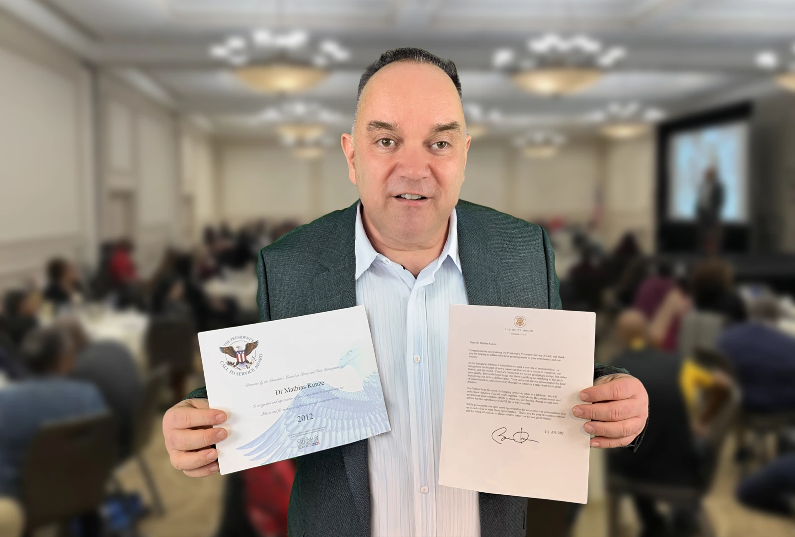 Prof. Dr. Mathias Kunze was awarded the President’s Call to Service Award in 2012 for volunteer work in social, community, and church projects. Prof. Dr. Mathias Kunze was honored with the President’s Call to Service Award in 2012.